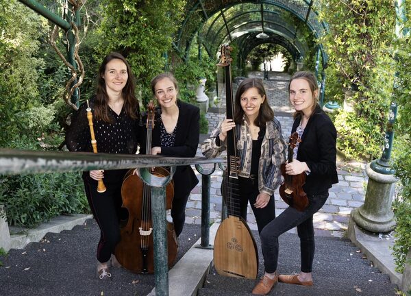 La Mandorle Ensemble: Strength and Smoothness of the Almond  