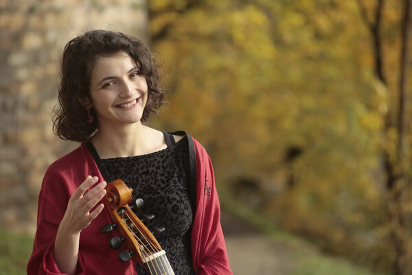 Manon Papasergio, die Triathletin der Musik